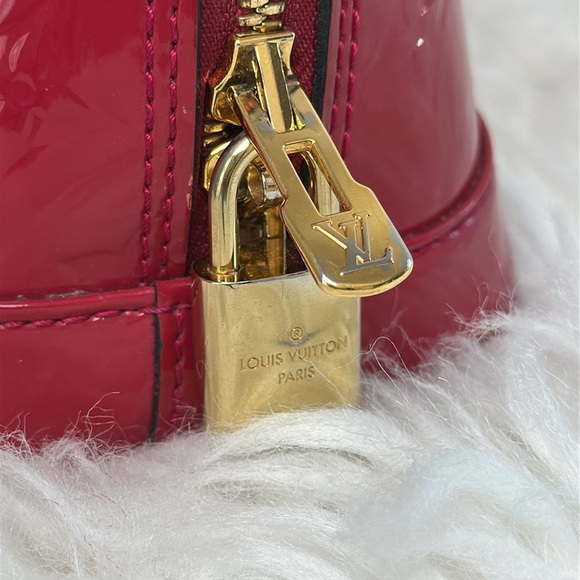 💯Authentic Louis Vuitton Alma BB bag in red monogram vernis leather🍀 - Picture 8 of 14